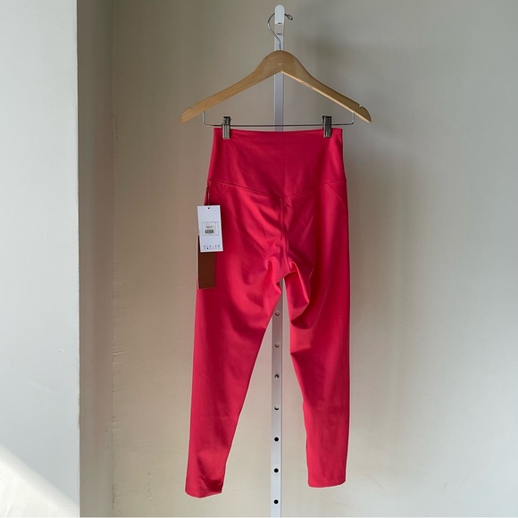 NWT Girlfriend 7/8 High Rise Compressive Leggings in Geranium - Picture 4 of 4